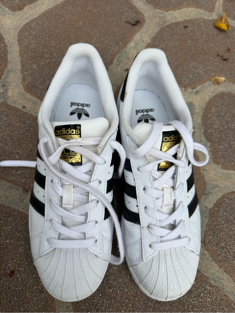 adidas White & Black Classic Shell-Toe Sneakers with Gold Accents unisex size 5